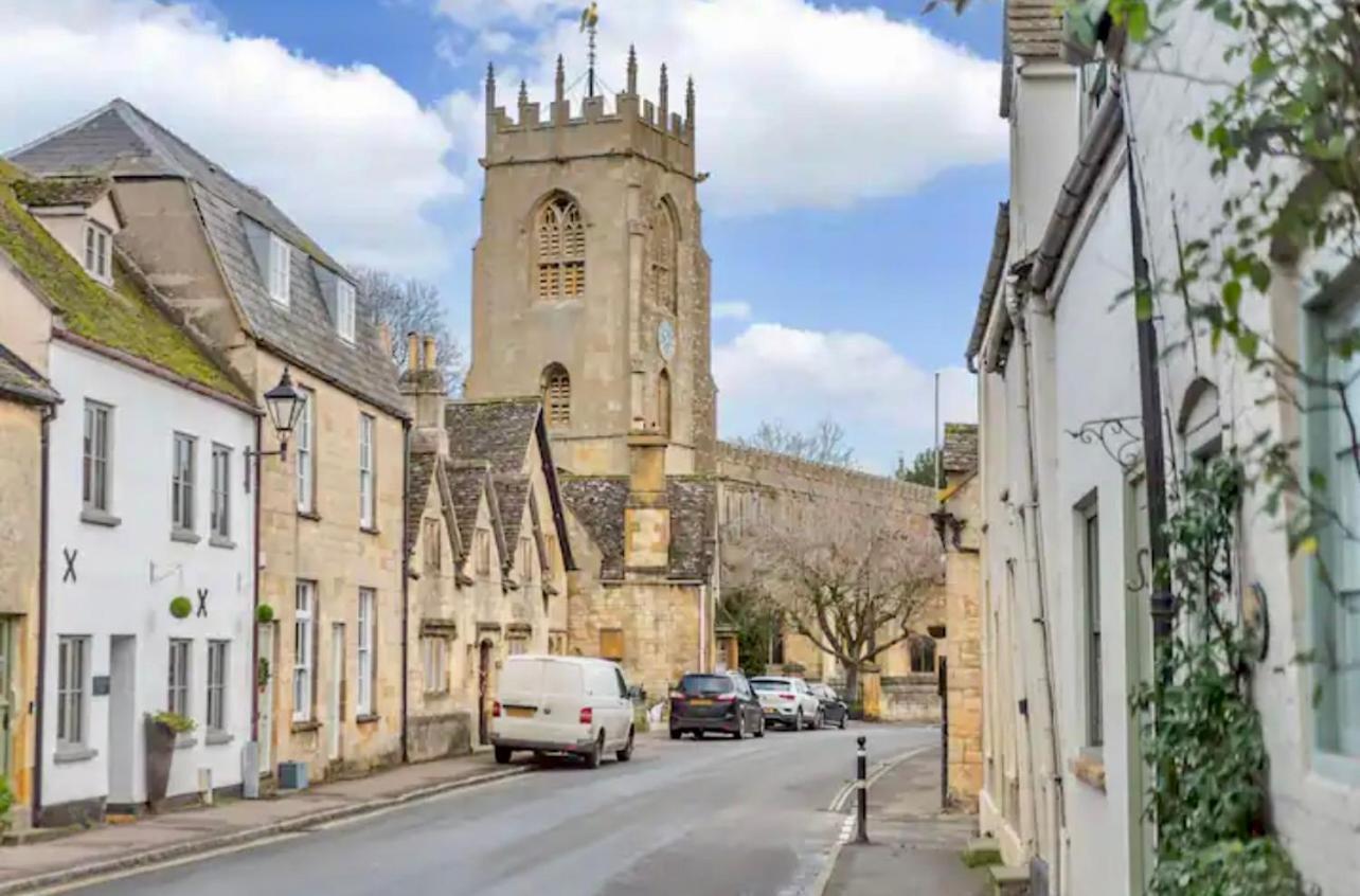 Luxury Cotswolds Cottage With Hot Tub Вінчкомб Екстер'єр фото
